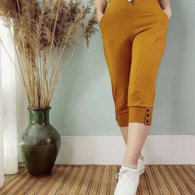 شلوارک ۳ دکمه با طراحی ساده و اسپرت